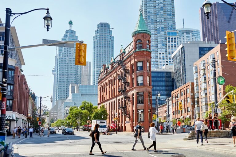 10 Fun Things to Do in Toronto For First-Timers